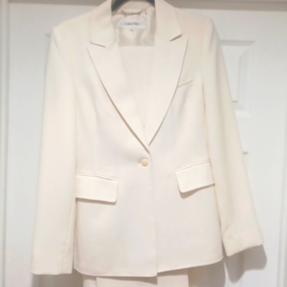 NWOT Calvin Klein Ivory pant suit Size 8 jacket/ 10 pants